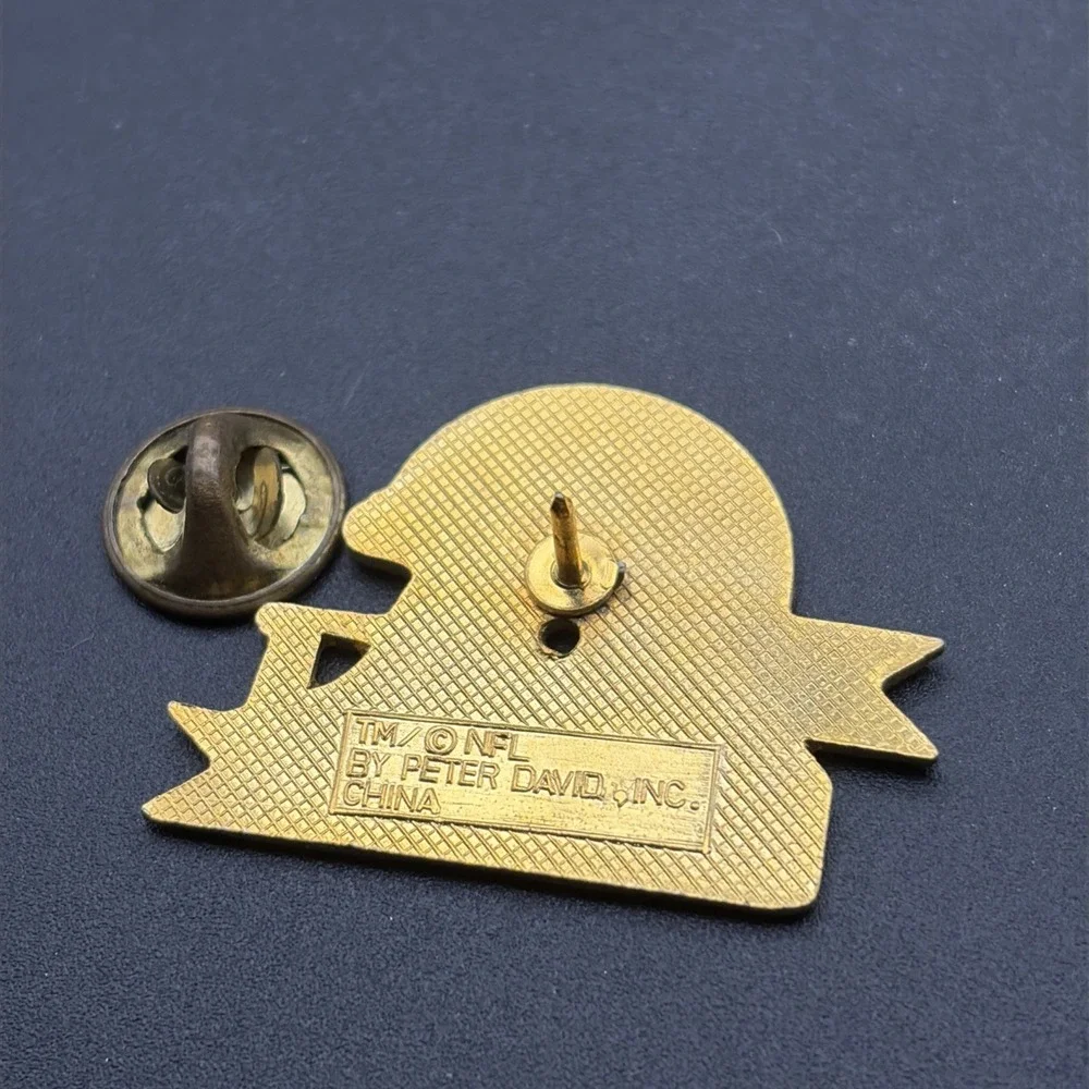 Vintage San Diego‎ Chargers Helmet NFL Football Lapel Hat Pin